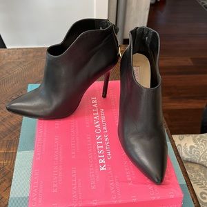 Kristin Cavallari Chinese Laundry black leather Kyle booties. Size 8